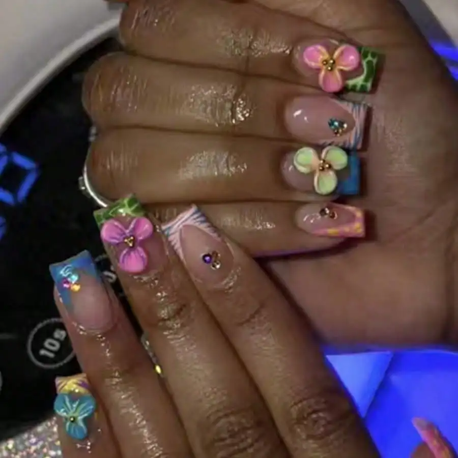 

24 pieces of armor, medium square tropical zebra pattern French side relief flower with diamonds, removable fake nails