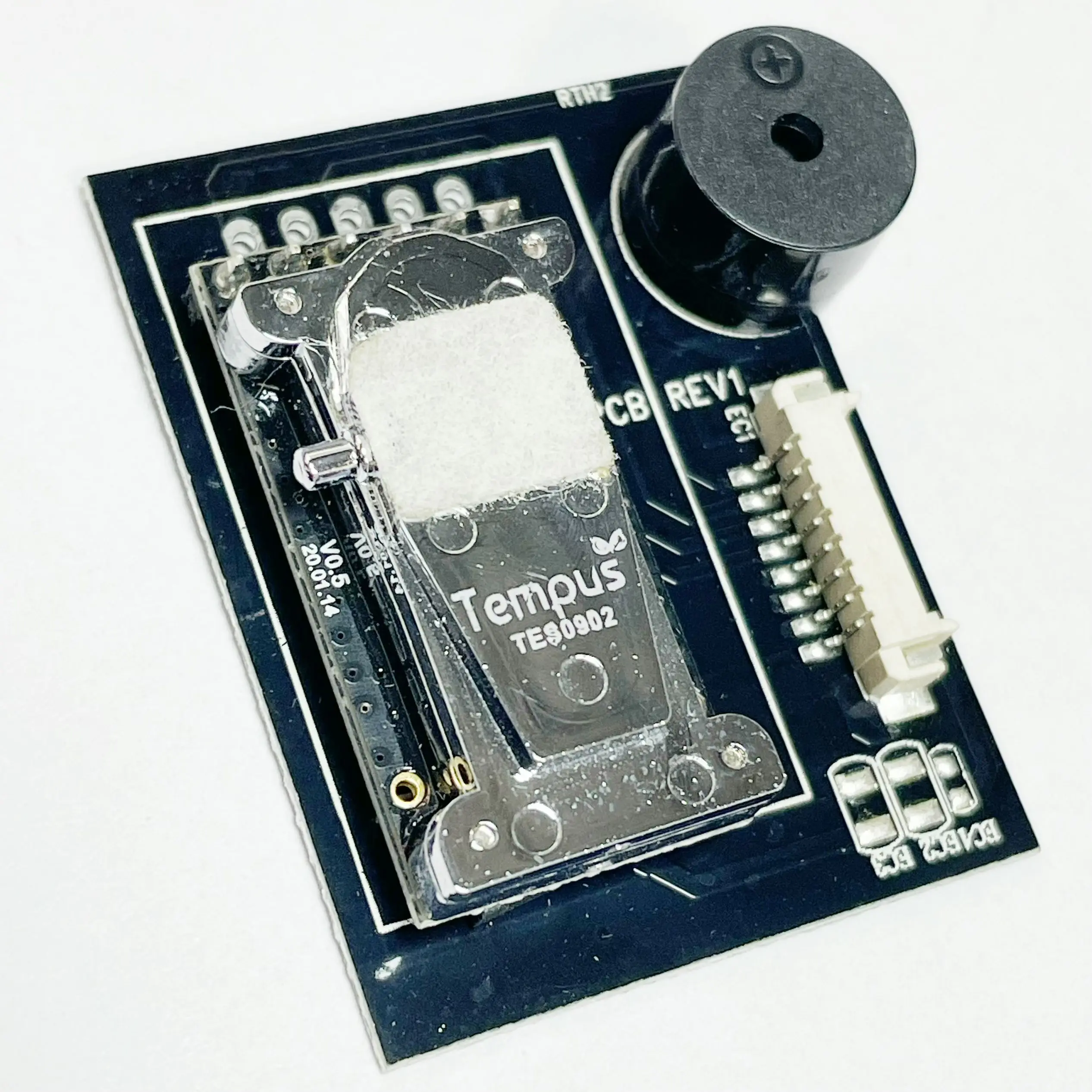 Dual-channel carbon dioxide sensor module TES0902 has a maximum range of 10,000 ppm and comes with a built-in buzzer connector.