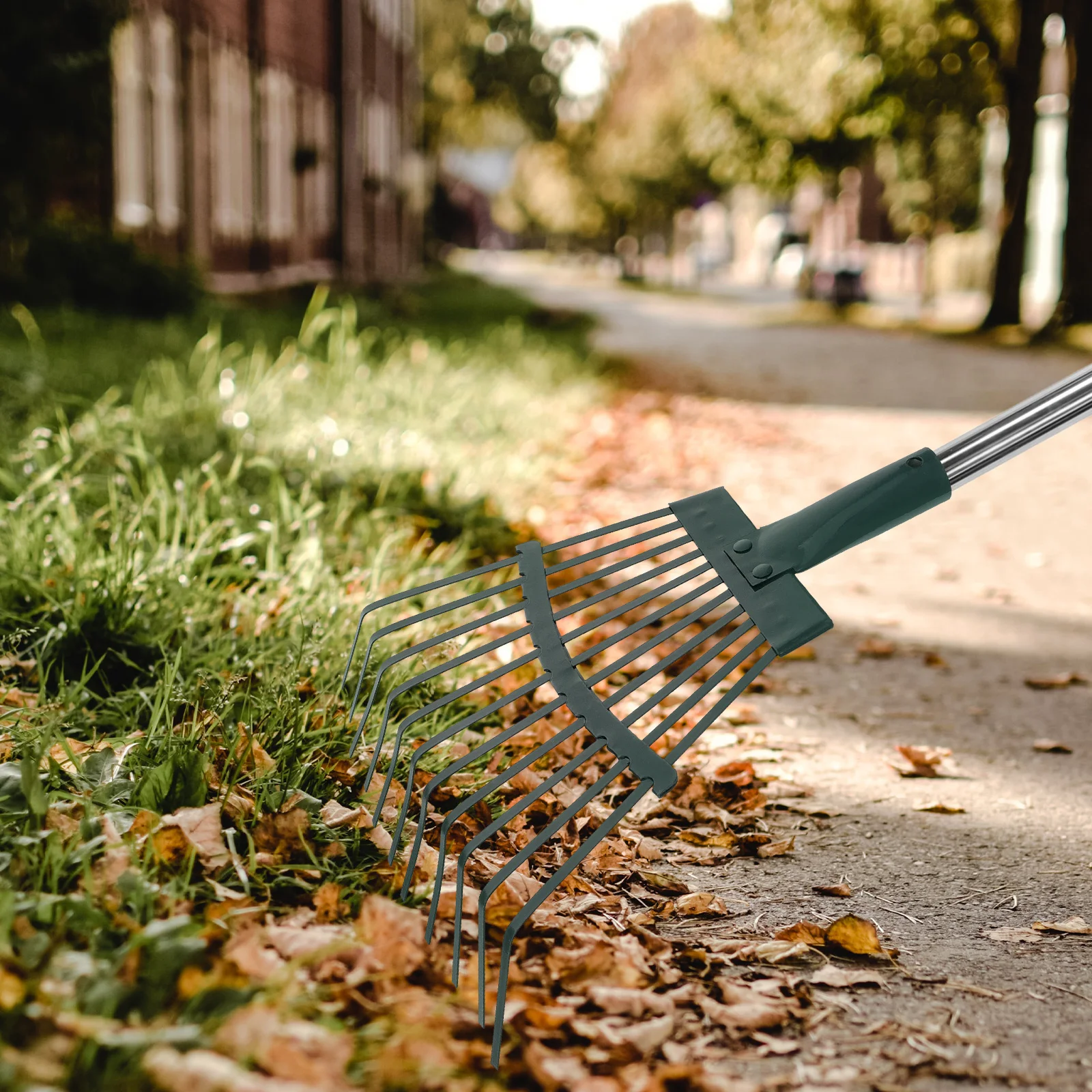 

Wire Grass Lawn Leaf Rakes for Lawns Heavy Duty 11 Teeth Carbon Steel Garden Tool Ideal Rakes For Leaves Yard Shrubs