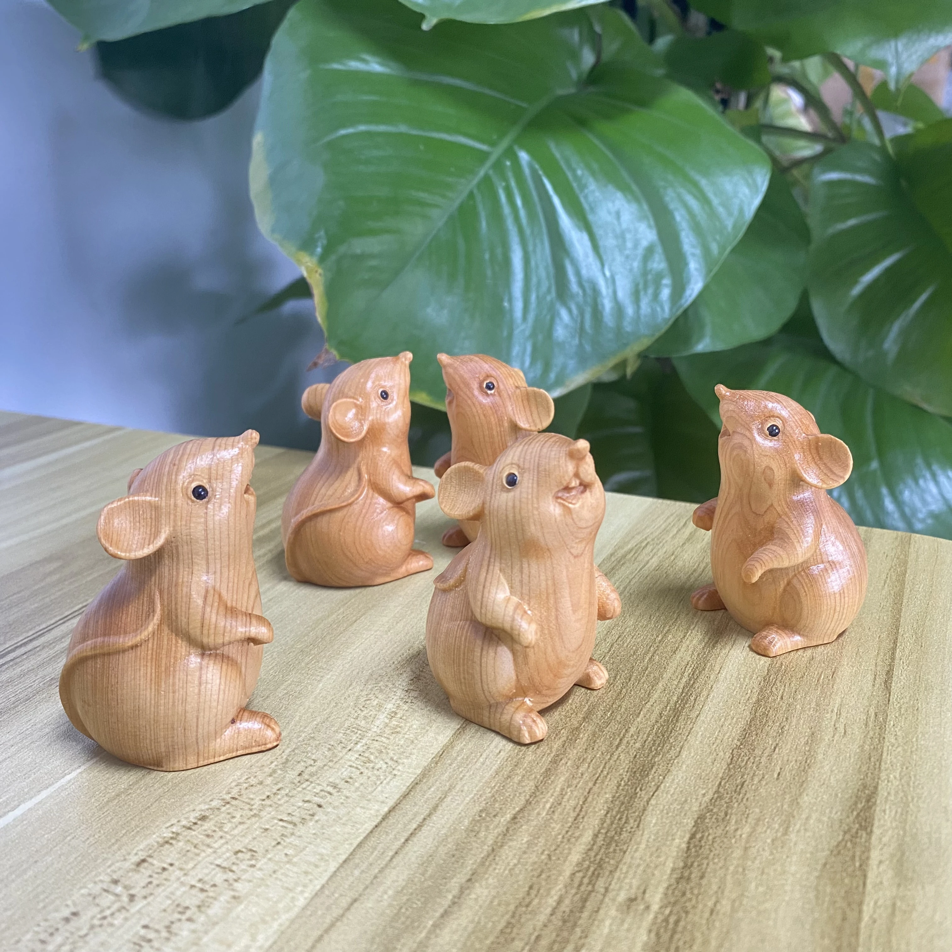 Hand Wood Carving Mouse Ornament Miniature Zodiac Animal Handicrafts office desk Home Decoration Figurine es kids gift