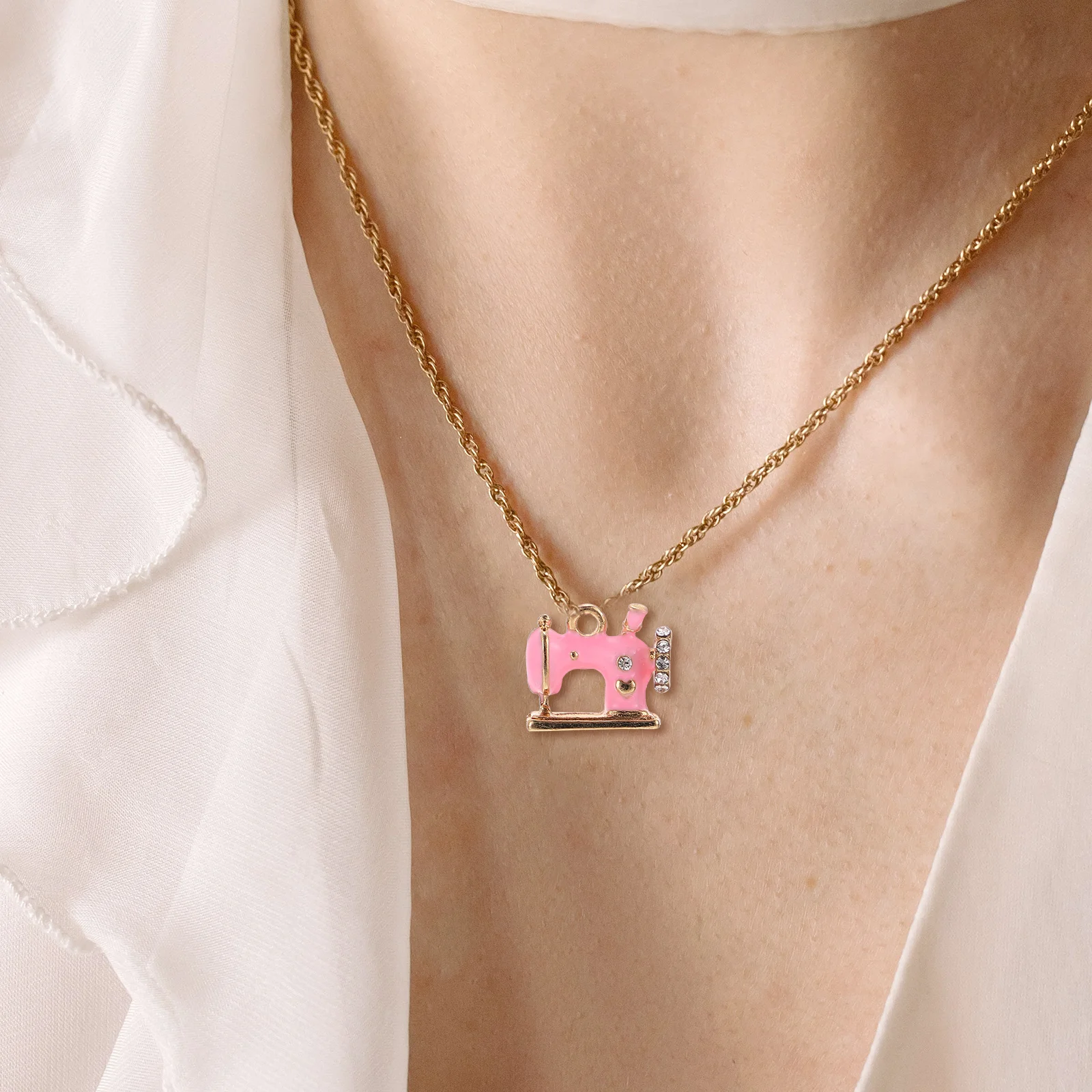 

Sewing Machine Charms Retro Pendant for Necklace Making The Circle Alloy Jewelry