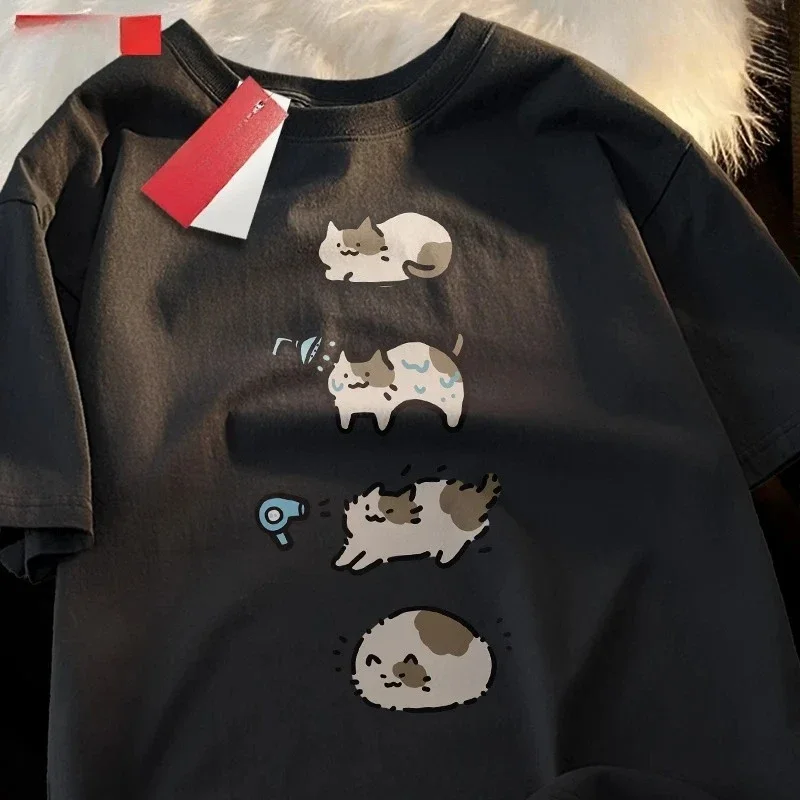 

Summer Bathing Cat Cute Cartoon Short Sleeved T-shirt for Women Casual Loose Breathable Hair Dryer Pure Couple Tshirt Fashion