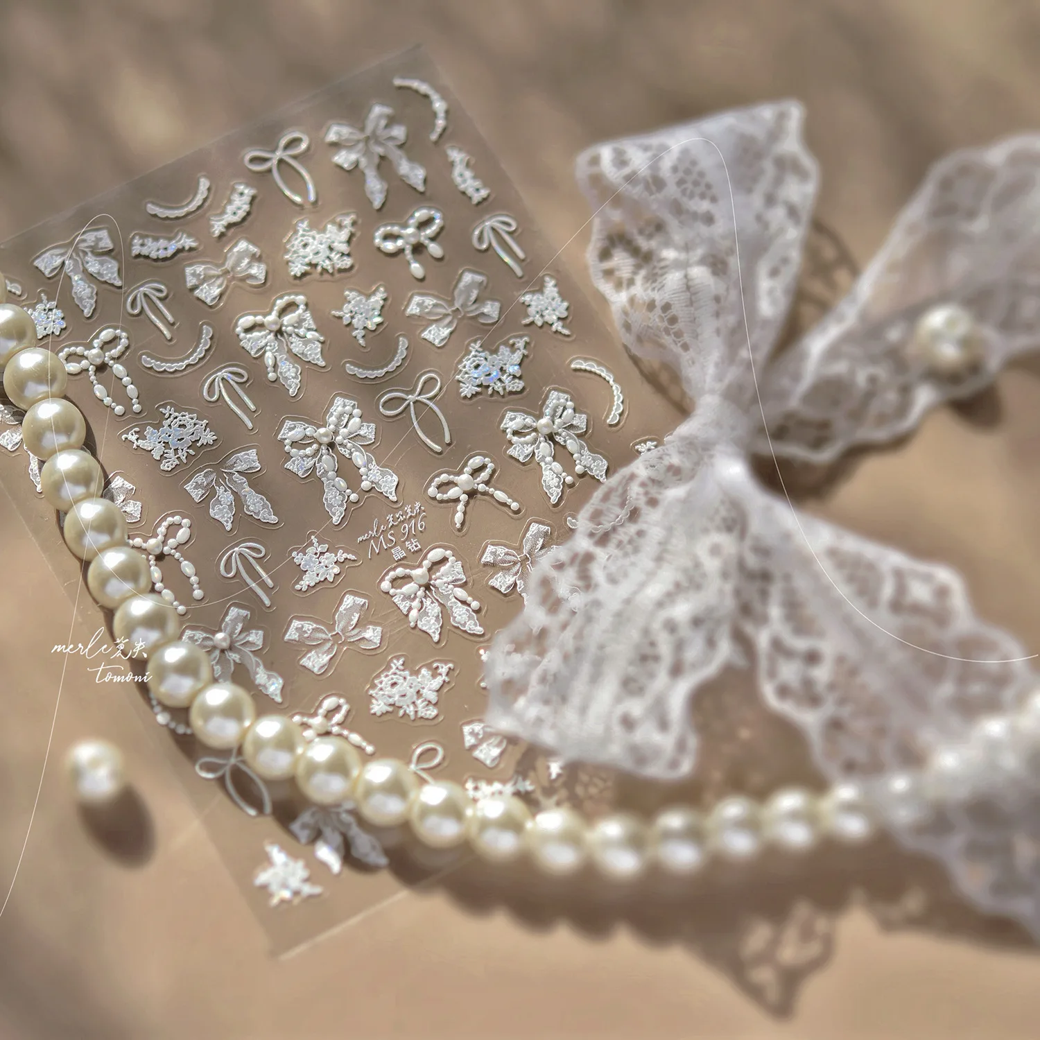 シャインライトちょう結びラインストーンホワイトシルクリボン魅力的な洗練されたレース自己粘着ネイルアートステッカーマニキュアデカール