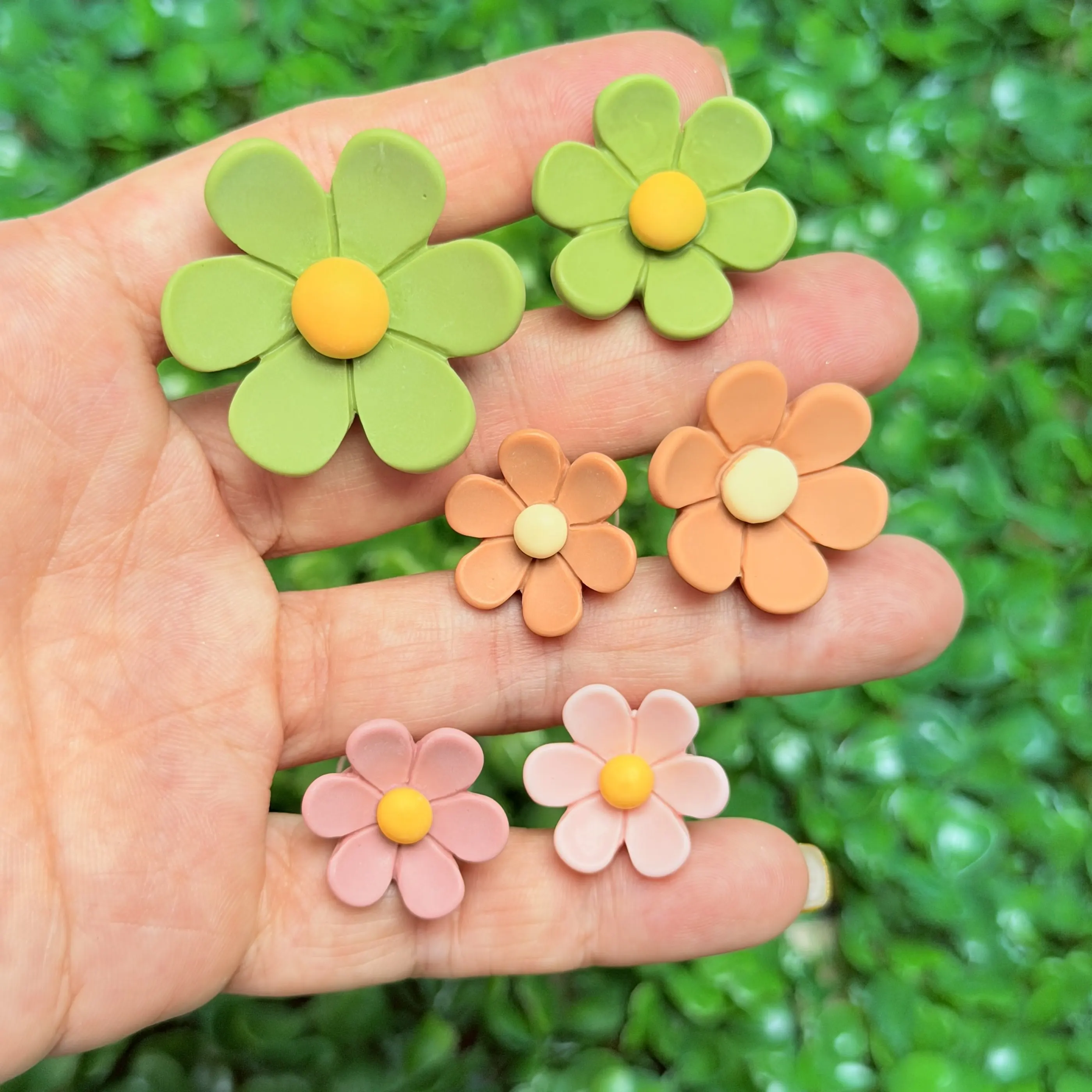 14-50Pcs Colorful Flowers Sandals Shoes Charms Accessories Clogs DIY Slippers Beach Bag Garden Shoe Buckle Fit Women Party Gift