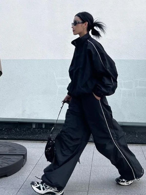 Loose Black Sportswear Set for Women Autumn Long Sleeve Wide Leg Pants Cool Casual Style Windproof Functionality