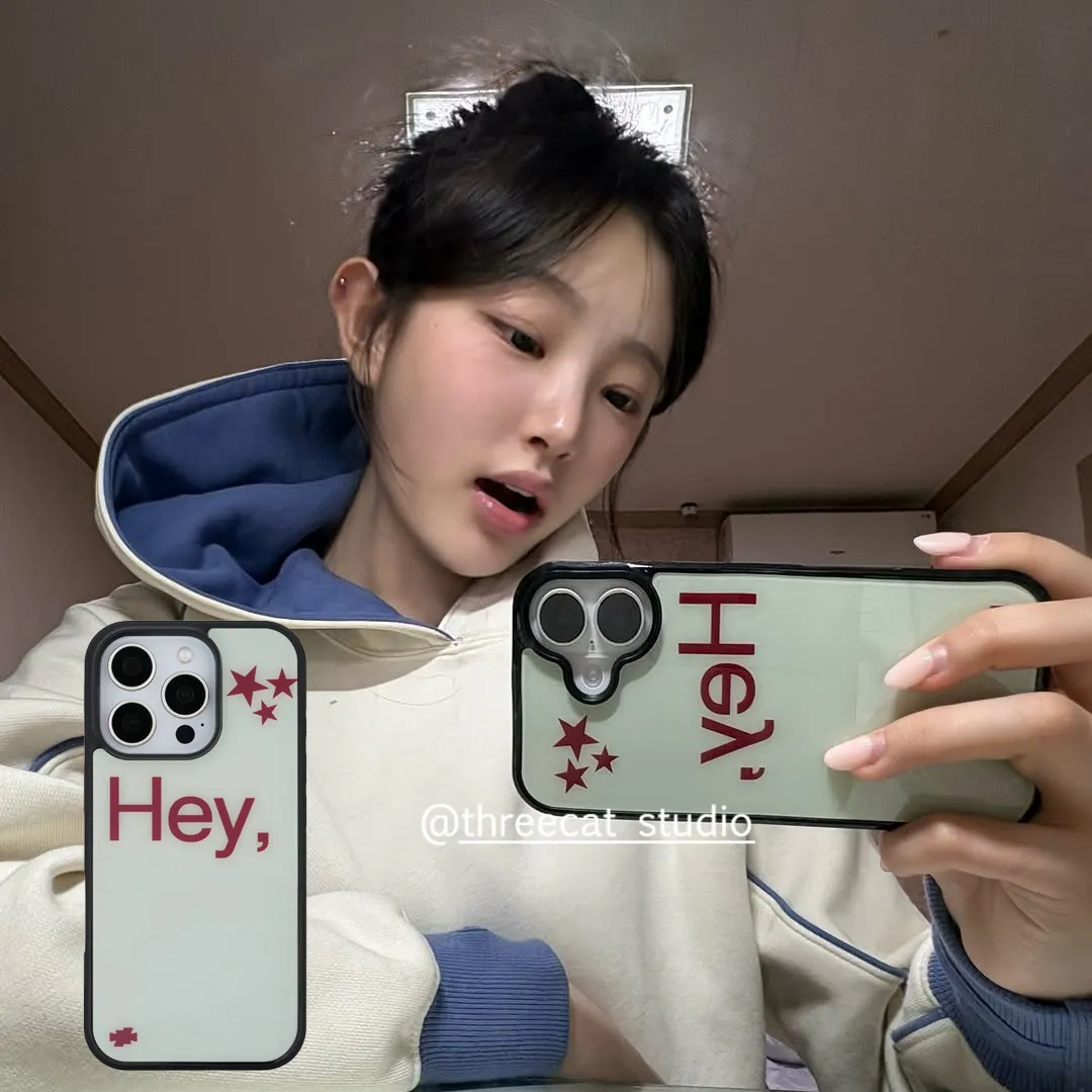 Capa de Silicone Antichoque Coreana Estilo Ins com Estrela Vermelha e Letra 'Hey' para iPhone 17 Air 16 Pro Max 15 14 Plus 13 12 11