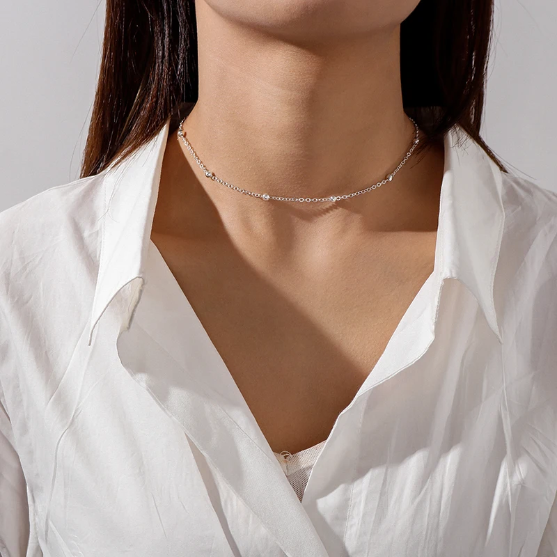 สร้อยคอโชคเกอร์แบบโซ่ทองแดงเรียบง่ายของ Aihua สำหรับผู้หญิงผู้ชาย แฟชั่น Kpop สีเงิน ลูกปัดเล็ก สร้อยคอแบบสั้นคล้องคอ
