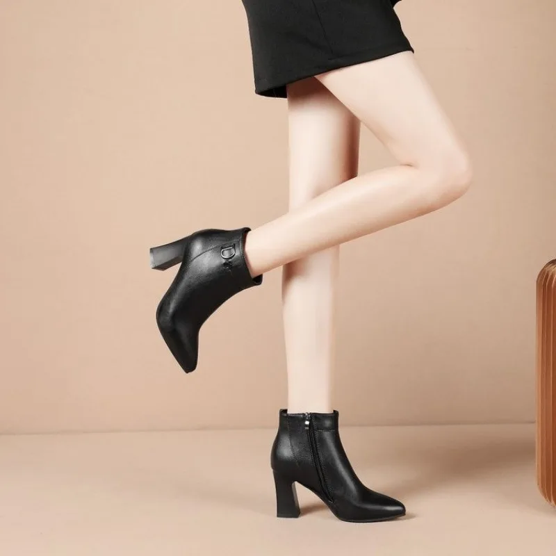 New Heeled Boots for Women\'s Block Heel, Pointed-toe Single  Boots and Short Pile Women Shoes