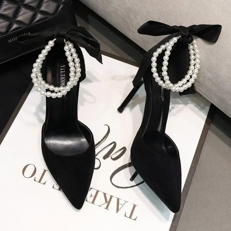 Czarne czółenka damskie 2024 Summer New Brand Design String Bead Pearls Wedding Bridal High Heels Sexy Pointed Toe Party Dance Shoes