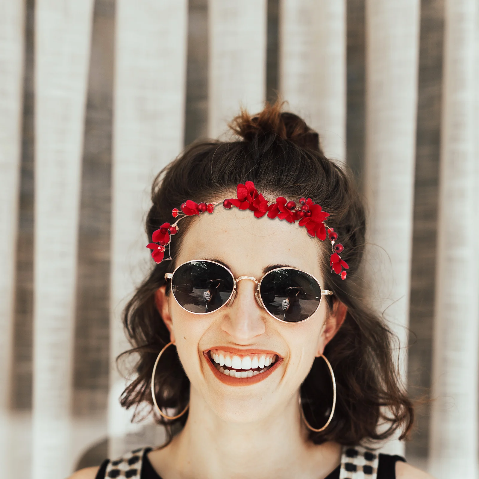 عصابة رأس على شكل زهرة حمراء للنساء غطاء رأس للعروس وحفلات الزفاف وإكسسوارات الشعر وحفلات التخرج ومجوهرات التخرج