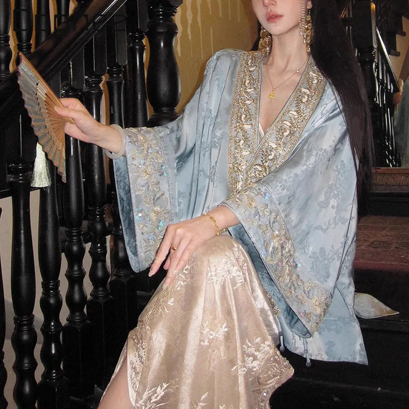 

New Chinese Retro Jacquard Heavy Industry Bead Embroidered Jacket Women Spring New Temperament Socialite Horn Sleeve Loose Coat