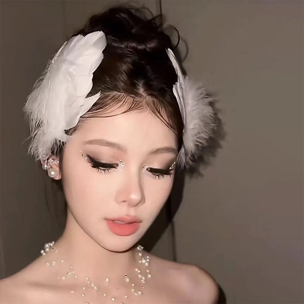 Elegant White Feather Hairpins Barrette Women Imitation Pearl Plume Hair Clips Bridal Wedding Headwear Ballet Party Decoration