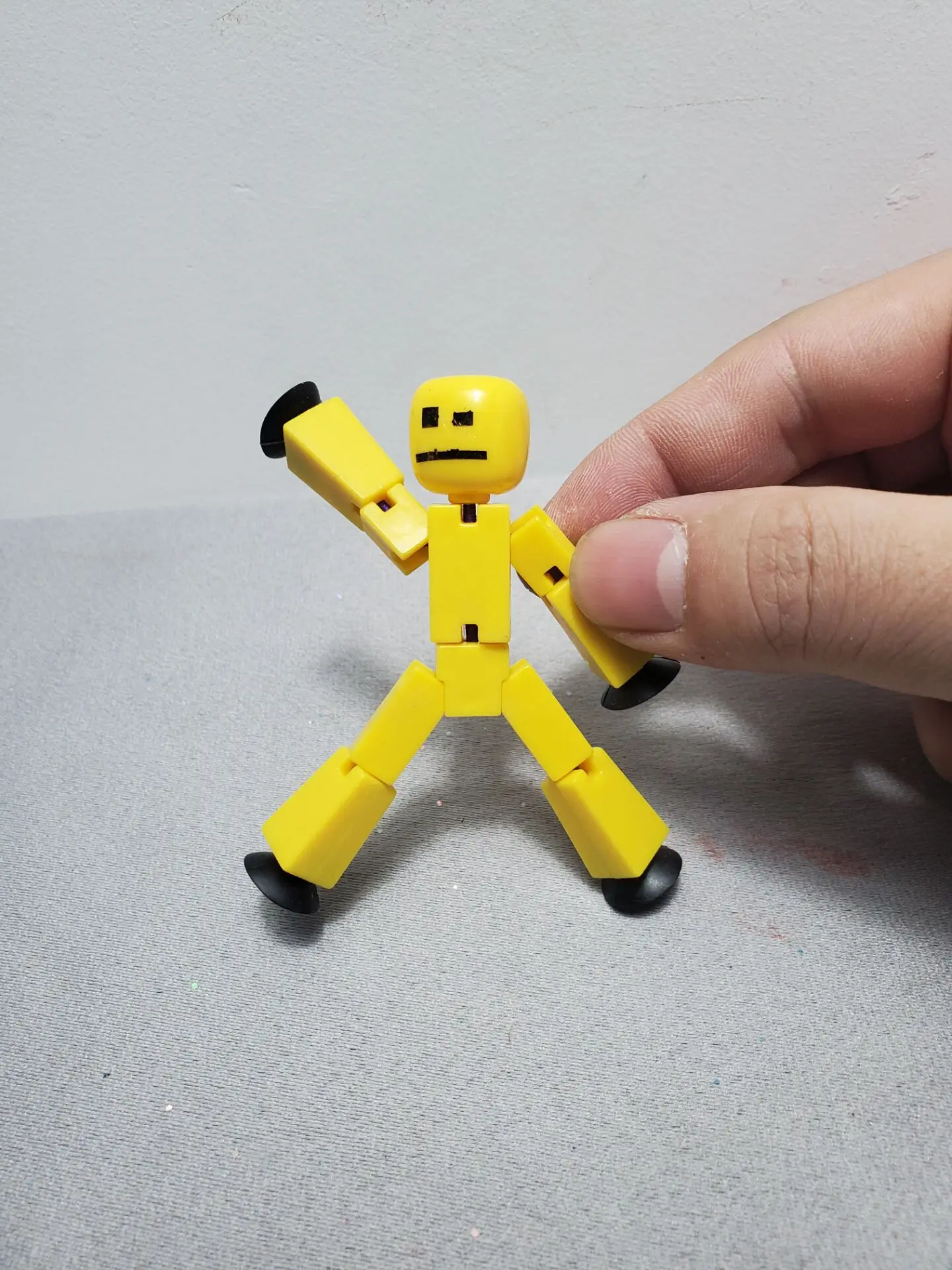 Can Choose 8cm Sticky Robot Action Toy Figures with Sucker Deformable Plastic Animals Figure Stikbot Toys