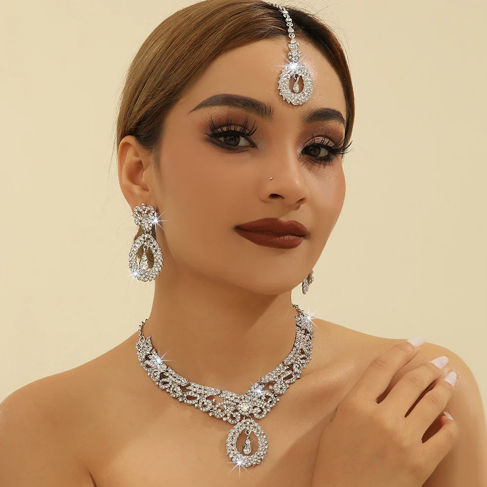 Indian Style Maang Tikka Jewelry Set Choker Necklace Earrings Crystal Bridal Jewelry for Women Wedding Prom Party Ethnic Traditi