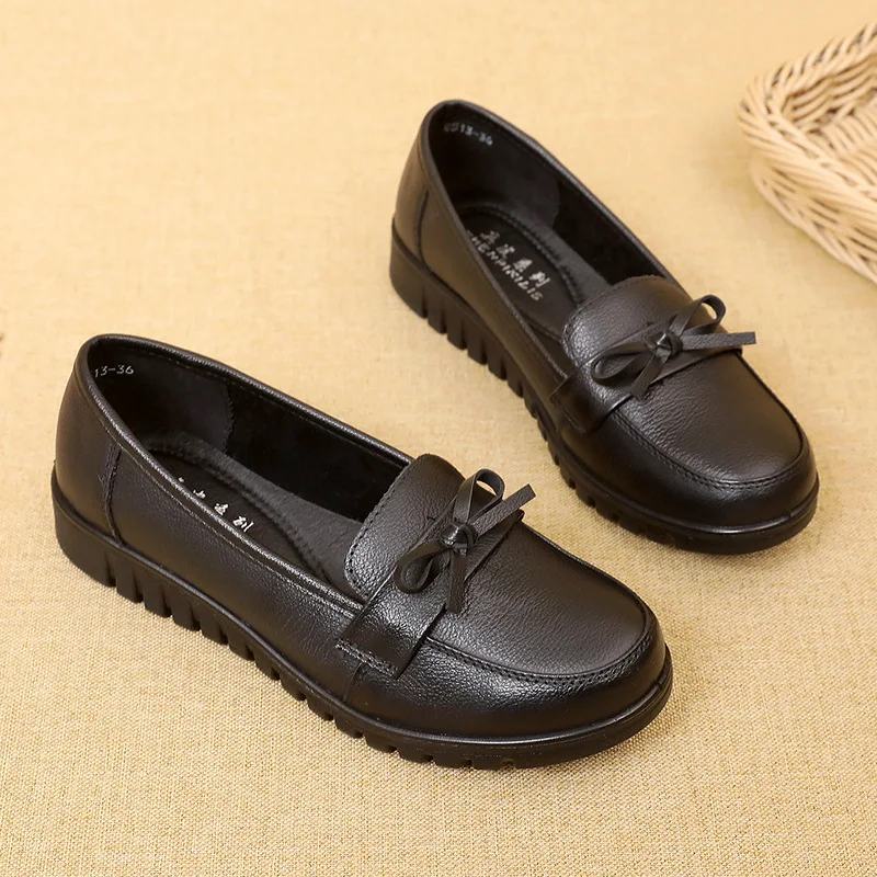 

Spring/Summer Woman's Flats Shoes Woman Genuine Leather Breathable Soft Casual Shoes Female Slip On Mother Shoes