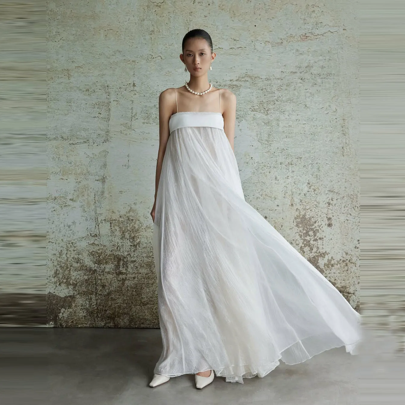 Elegant Women's White Chiffon Maxi Dress with Thin Straps Wedding Party Evening Wear Long Flowy Skirt Sheer Ladies Summer Dress