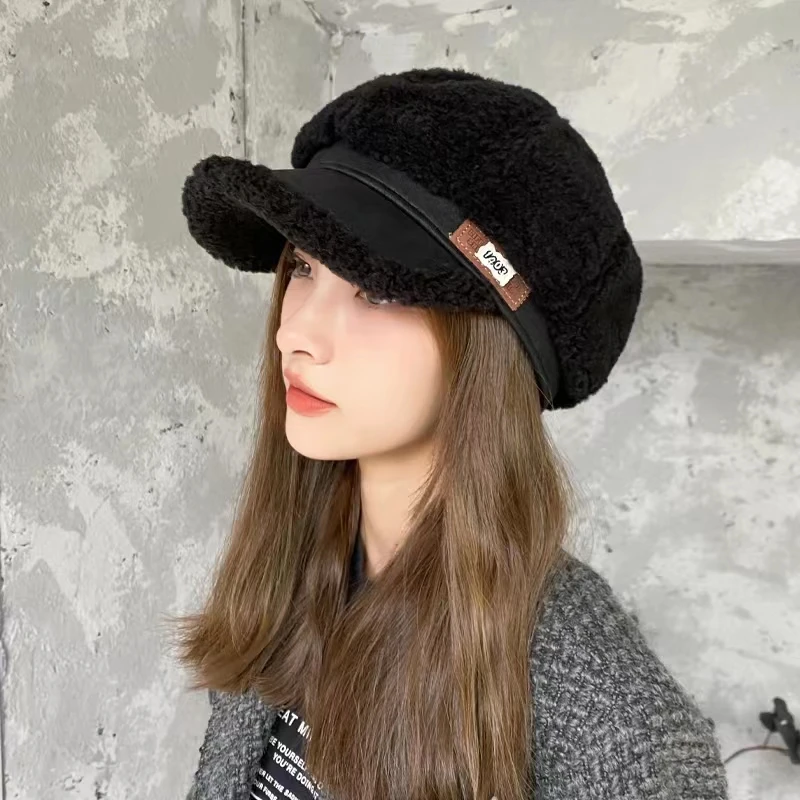 New Lamb Hair Octagonal Hat for Women\'s Korean Fashion Duck Tongue Hat with Plush Bud Hat, Fashionable British Retro Artist Hat