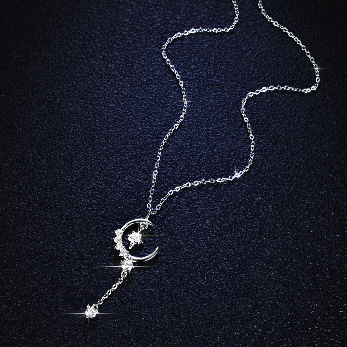 KyanGem 18K Gold Inlaid 0.1 Carat Moissanite VVS1 Diamond Necklace, Women's Fashion Star And Moon Tassel Collarbone Pendant