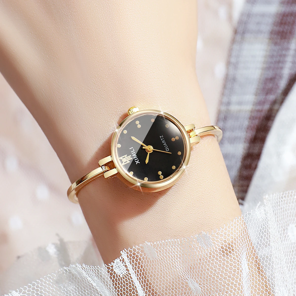 Fashion Women Watches Elegant Bracelet Bangle Strap Ladies Quartz Wristwatches Relogio Feminino Girls Clock Gift（Without Box） image 5