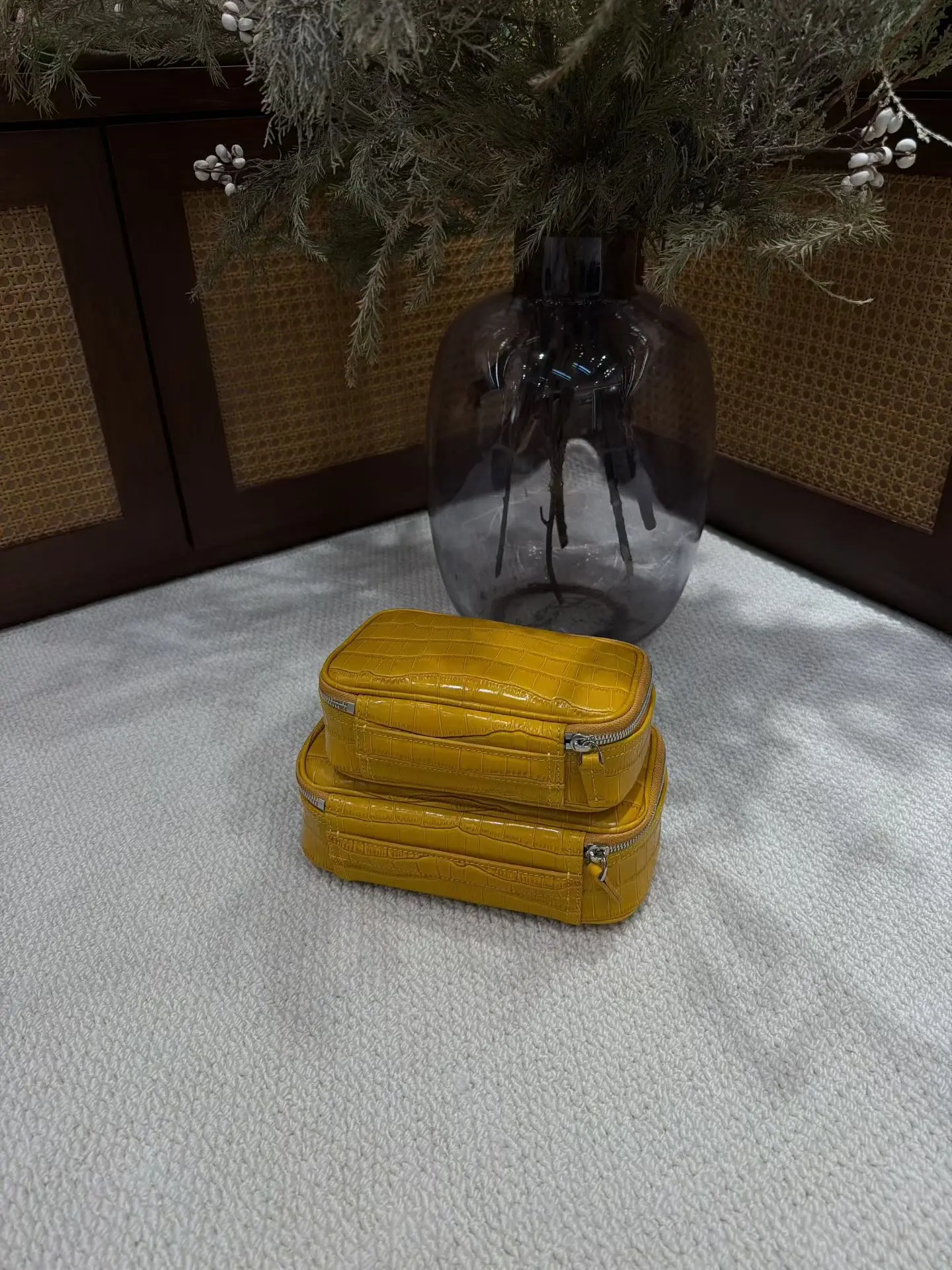 Krokodil-Geprägte Leder Mini-Kosmetiktasche Toilettenartikel-Organizer Tragbare Kosmetiktasche in Verschiedenen Farben und Größen Erhältlich – Detail 24