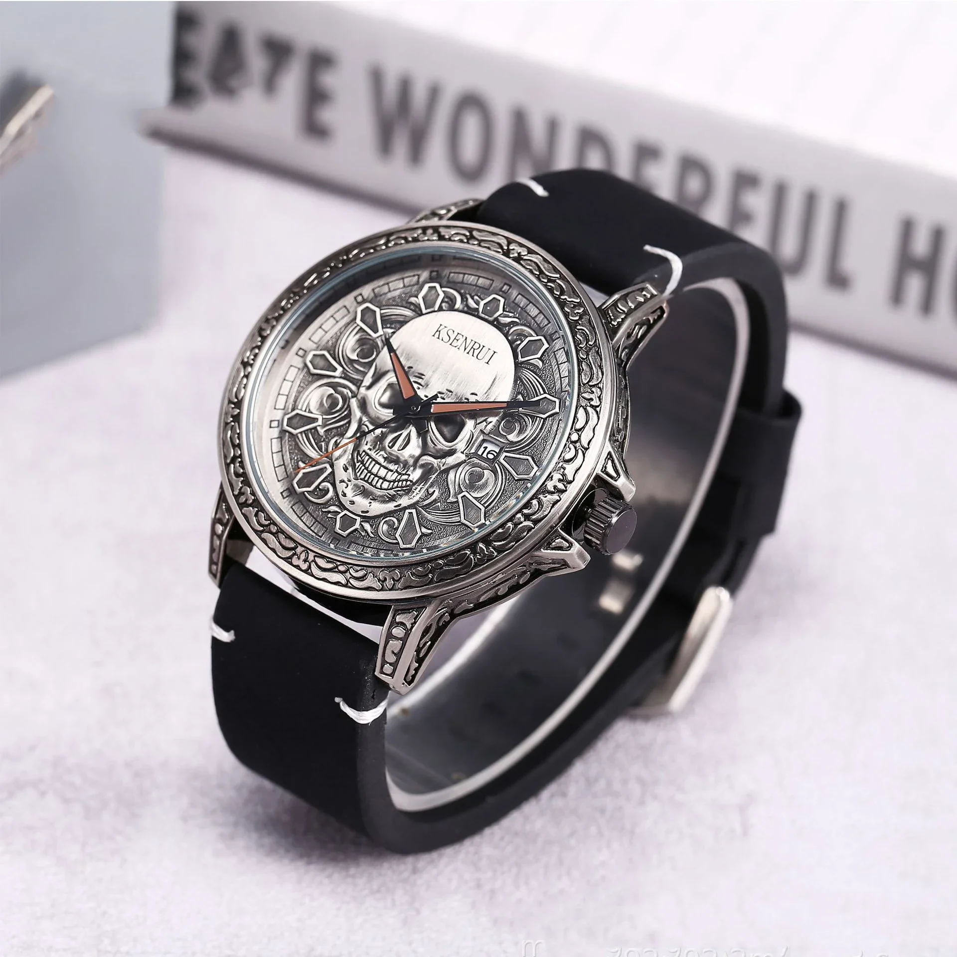 Men Skull Quartz Watch Fashion Watches Laser Engrave Carving Dial Man Black Vintage Bronze Skeleton Clock Male Relogio Masculino