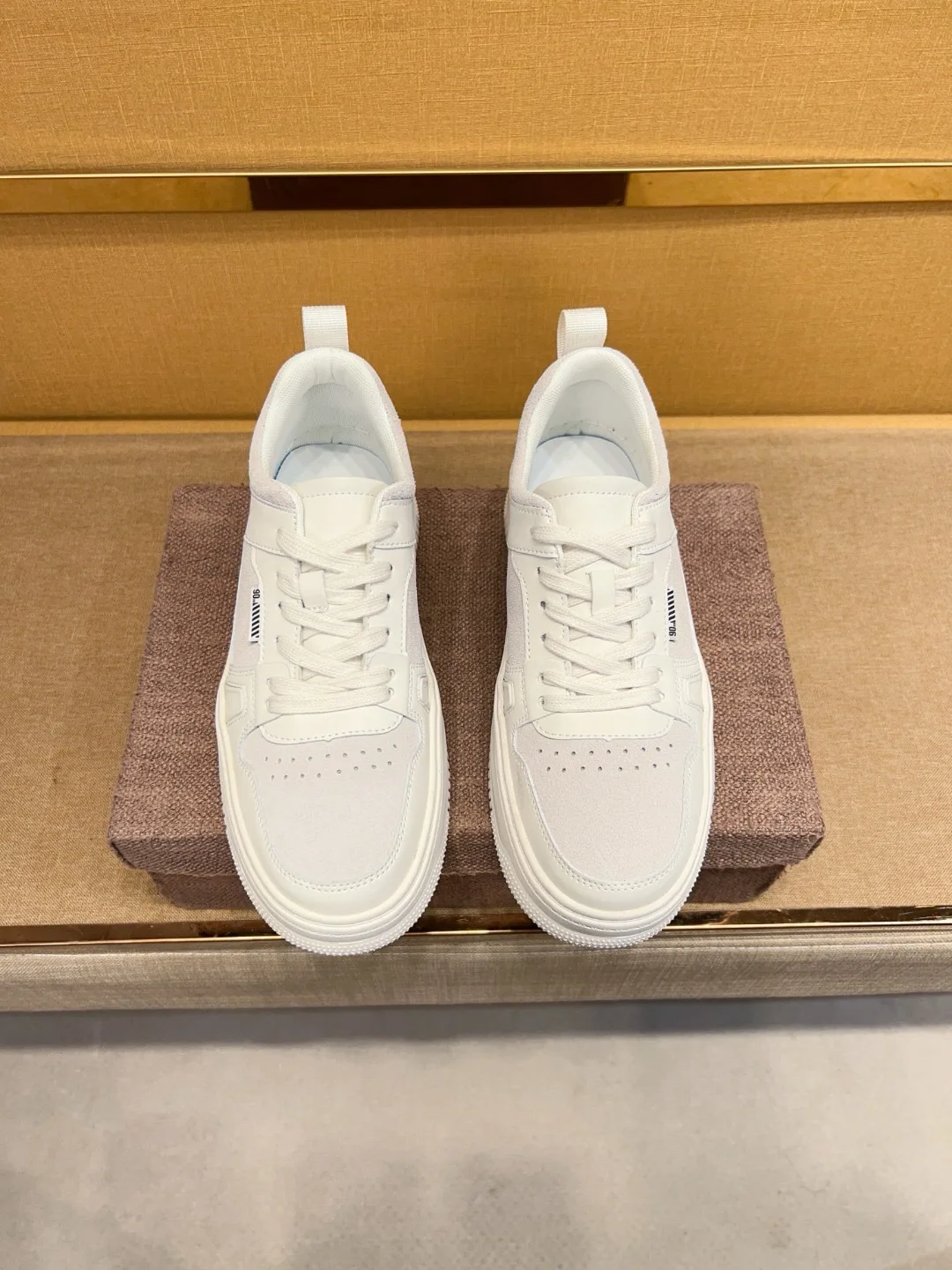 Men's Lac-up Sport Shoes outdoors Handmade Leather Casual Shoes Design Sneakers Man Comfortable Sports shoes