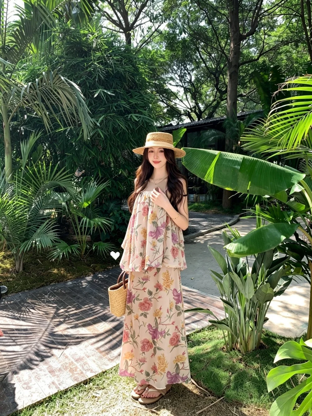 

Summer Women's Vintage Floral Print Halter Vest Gentle Draping Fish Tail Half-length Skirt Two-piece Set Fashionable Commute ...