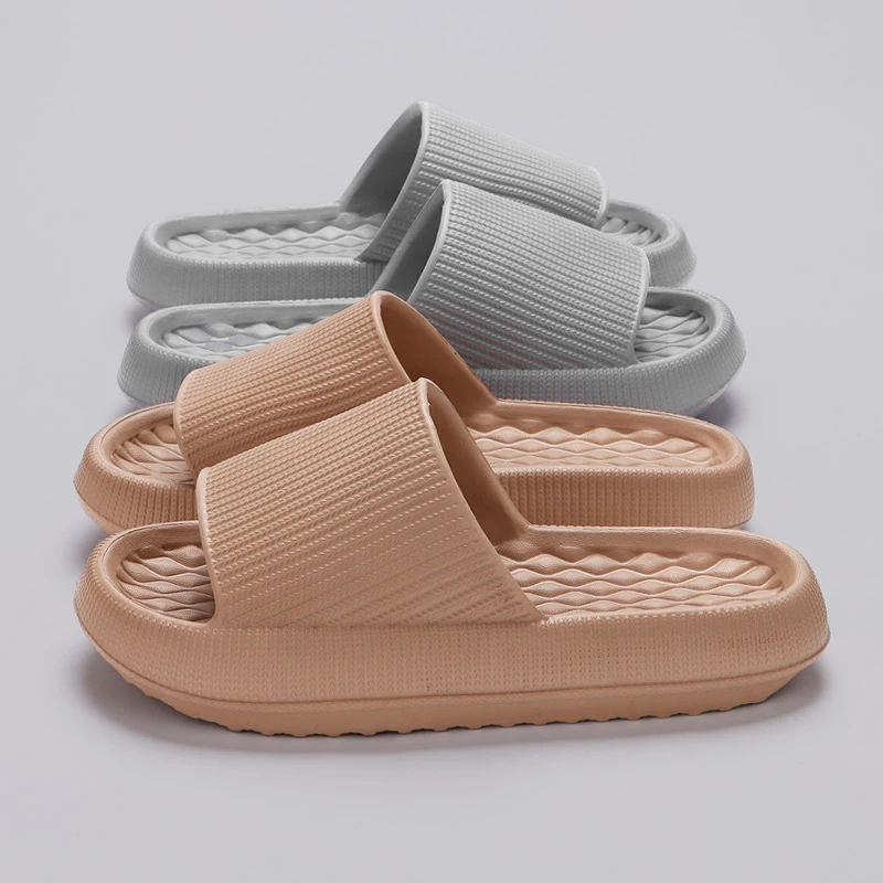 Nieuwe Zachte Platform Slippers Voor Vrouwen 2024 Zomer Dikke Bodem Wolk Slides Vrouw Eva Licht Antislip Slippers Plus Maat 45