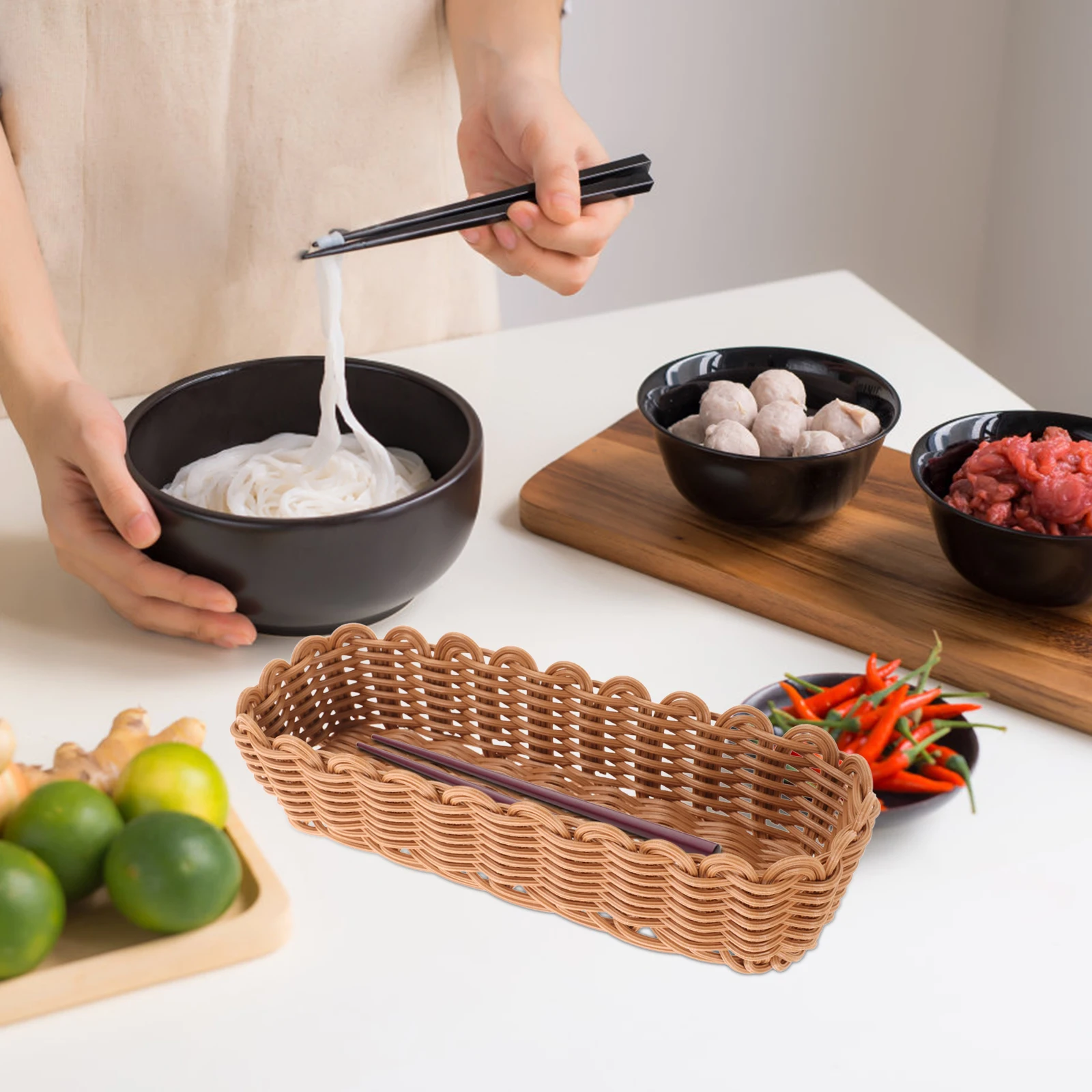 ตะกร้าใส่ภาชนะทำจากหวายเทียม ความจุขนาดใหญ่ สำหรับเก็บอุปกรณ์ครัว ช้อนส้อม ตะเกียบ