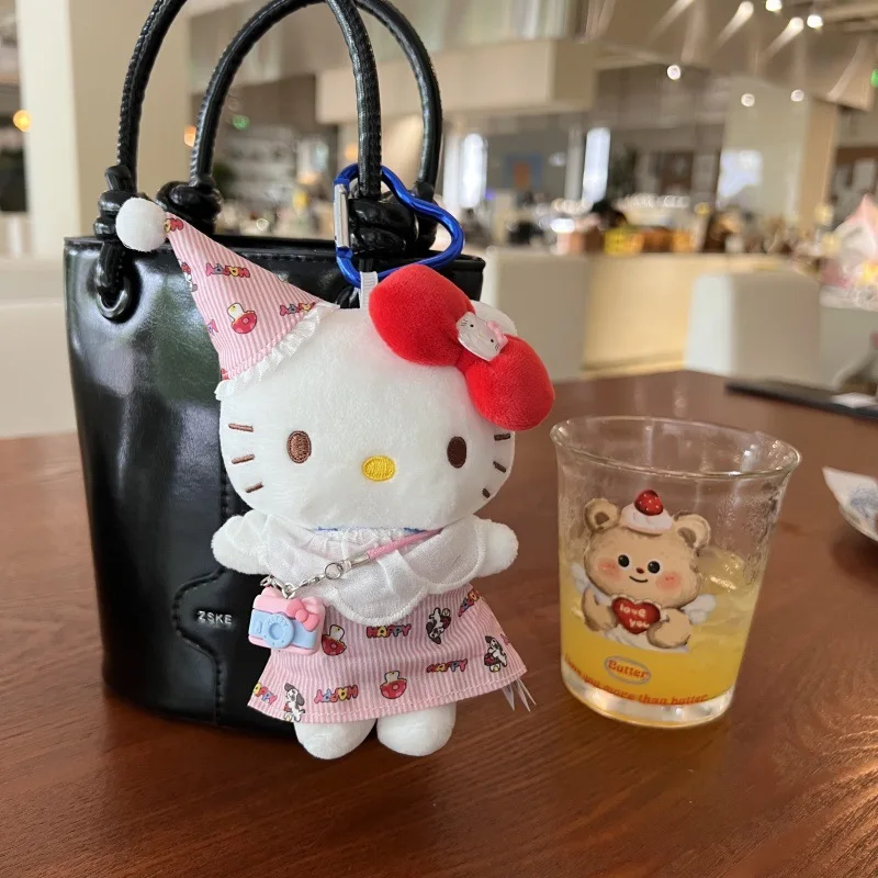 วันเกิด Hello Kitty ตุ๊กตาตุ๊กตาแมวสีชมพูพวงกุญแจญี่ปุ่นน่ารักการ์ตูนกระเป๋า Charm พวงกุญแจของขวัญ
