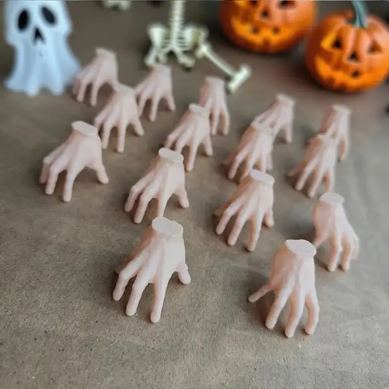 Ensemble de mains miniatures en plastique réalistes, 8/15/36 pièces, faux membres blancs pour décorations d'halloween et de fête d'anniversaire