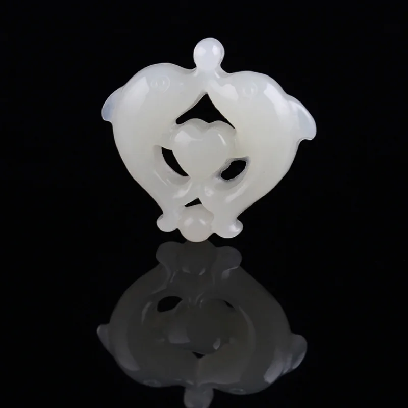 

Hotan Women, White Dolphin Love Jade Pendant Sweater Chain