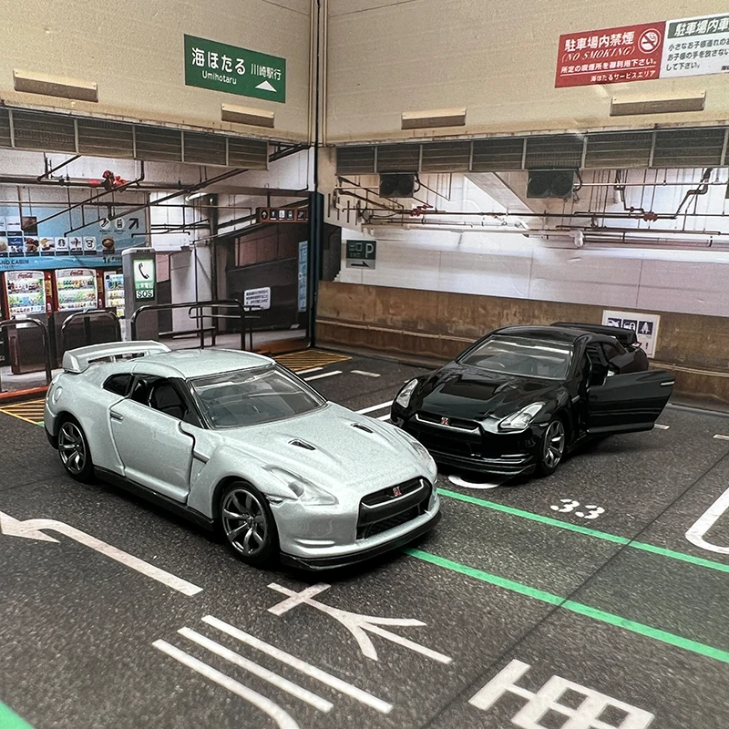 

TAKARA TOMY TOMICA TP17 Nissan God of War GTR sports car Children's toy Die-cast alloy car model, Adult decoration.