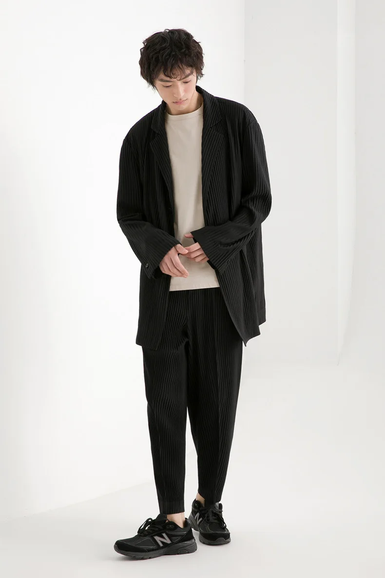 

Miyake 2025 New Spring and Summer Folding Pleated Nine-point Pants Pleated Mid-seam Straight Drop Pants Casual Pleat Men's Pants