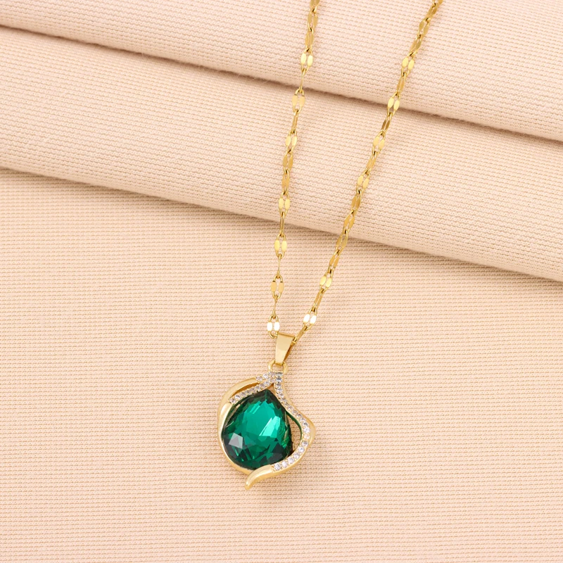 New Vintage Style Light Luxury Green Water Drop Pendant Necklace For Women Trendy Stainless Steel Jewelry Ladies Wedding Jewelry