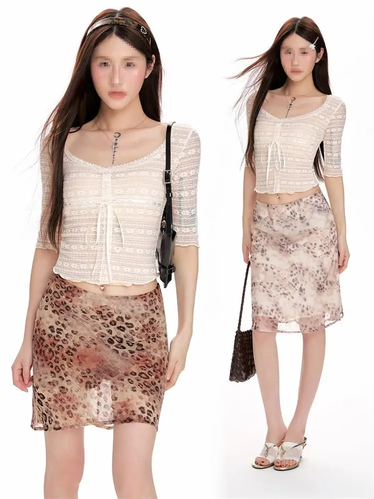

Elegant Lace Splice Square Collar Mid-Sleeve T-Shirt Women's Slimming Summer Fashionable Top Korean Style Commute Wind