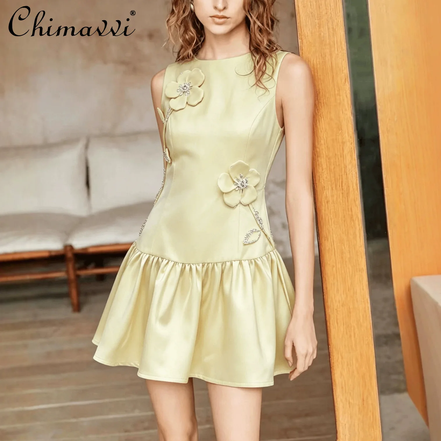 

French Elegant Socialite Heavy Industry Diamond Flower Crew Neck Sleeveless High Waist Slim A-line Short Dress Women Summer 2026