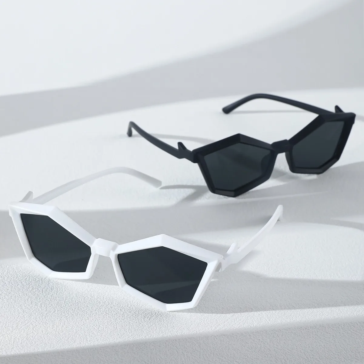 

Sunglasses Men Sunglasses for Women Vintage Hip-hop Punk Style Sunglasses, Suitable for Mountaineering, Tourism, and Beach Use