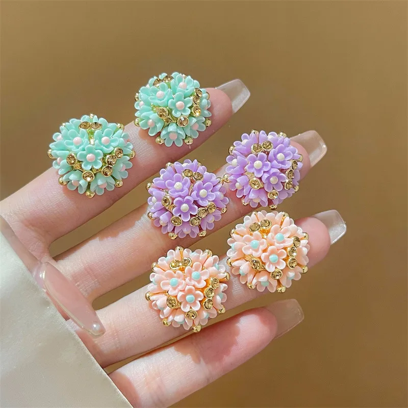 WLP Luxury Romantic Clusters Flower Stud Earrings for Women Korean Fashion Girls Floral Petal Metal Pretty Earring Jewelry Gift