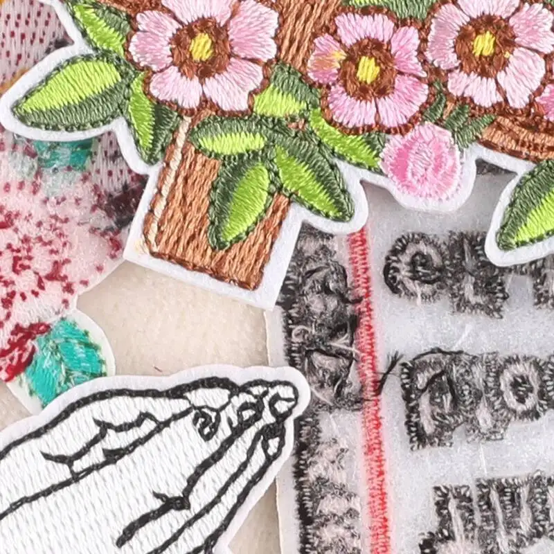 1PCS/lot New Embroidered Religious Patches Bible Book Praying Hands Cross Embroidery Iron on Patches Appliques For Clothing