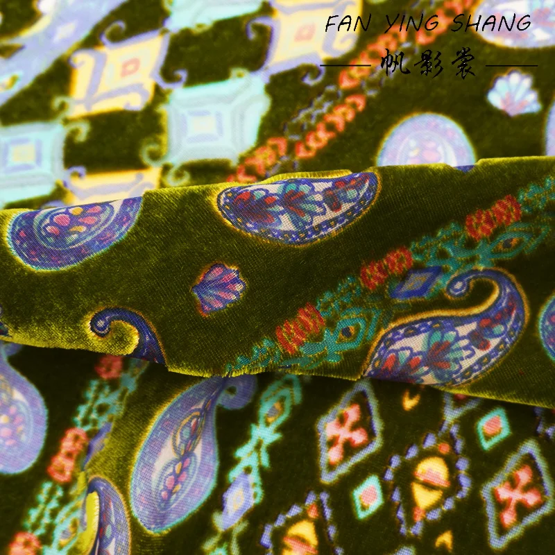 Tela de terciopelo quemado con flores de paisley coloridas y fondo verde 2026 para vestidos y camisas, telas para costura, tissus de alta costura, ткань