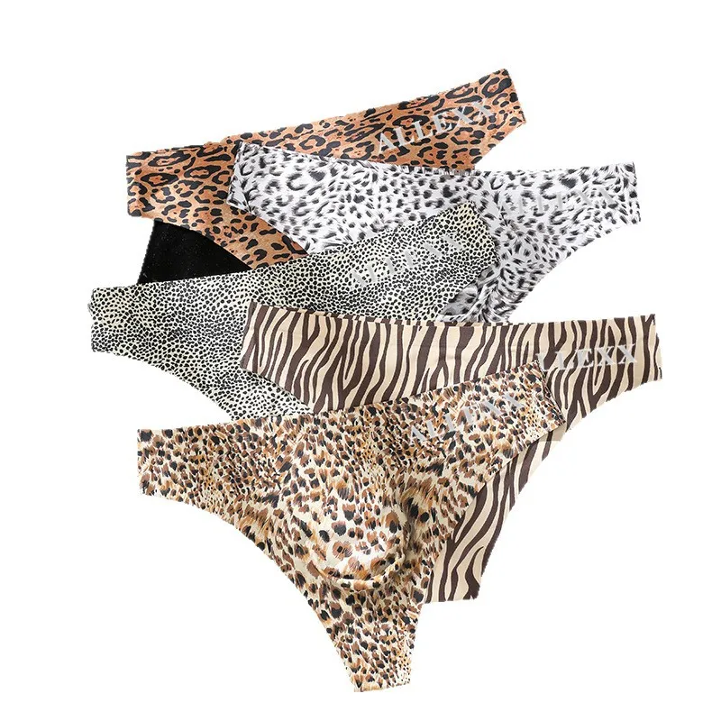 Men Leopard Print Ice Silk Thong with 3D U-Convex Pouch, Low-Rise Sexy T-Back Underwear Gays Fashion Cozy Fashion Daily Knickers
