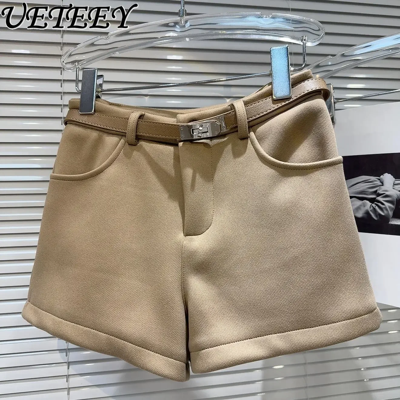 Autumn and Winter New Metal Buckle Belt High Waist Short Pants Solid Color Fashion Simple Three-point Suit Shorts for Women