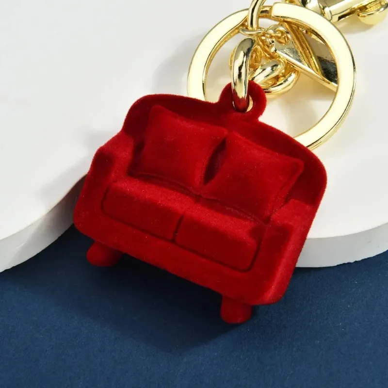 

2025 Fashionable Valentine's Day couple flocked sofa keychain bag pendant, car keychain pendant, bag pendant