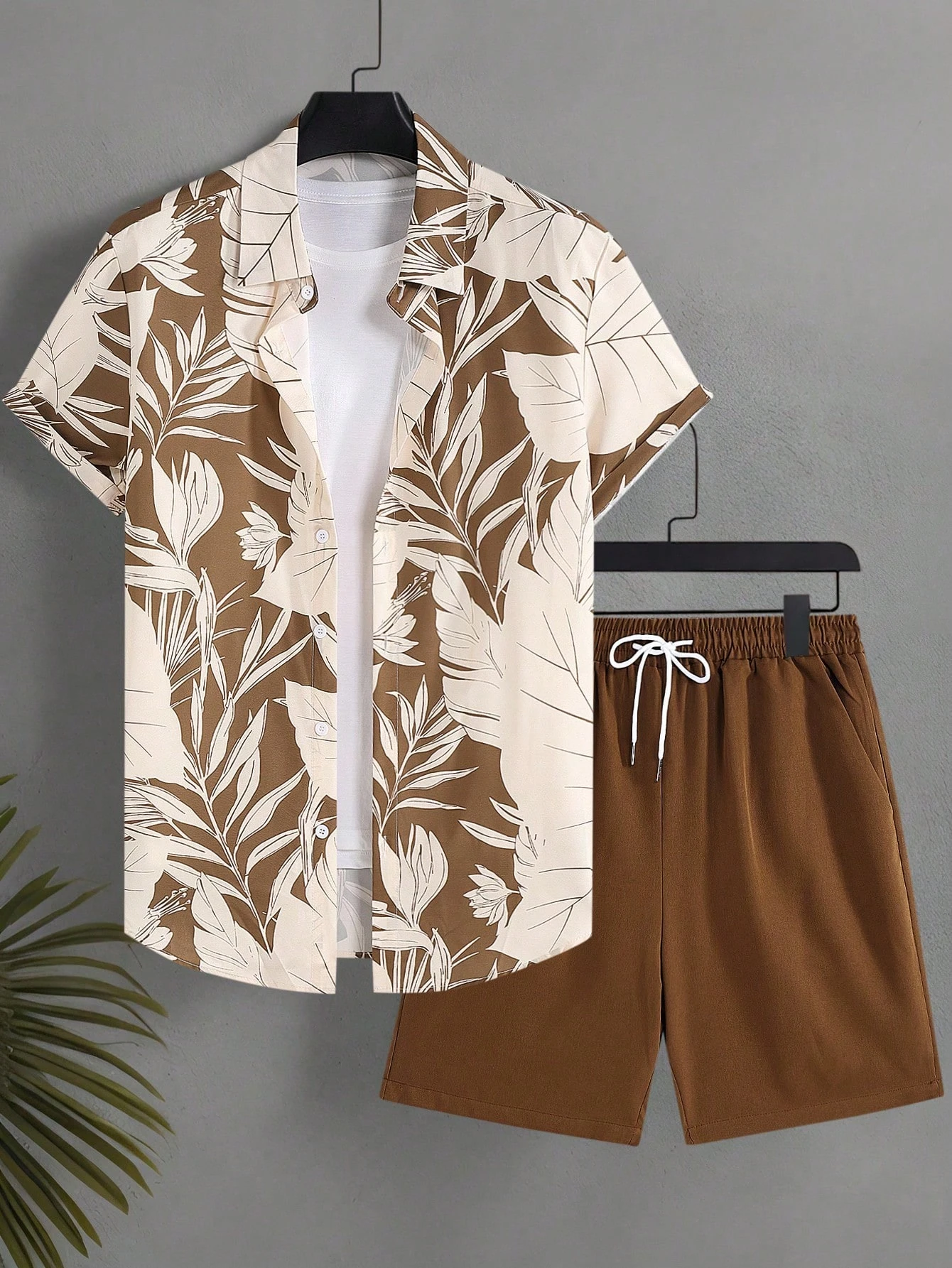 2026 Men's Minimalist Floral Print Summer Shirt and Shorts Set—Hawaiian-Style Casual Fashionable and Breathable Men's Set view 2