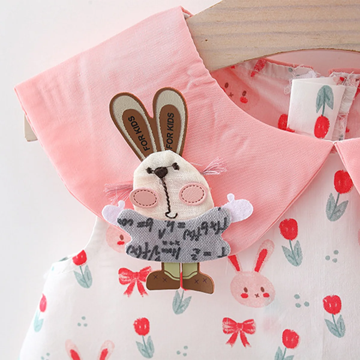 Girls Summer Dress Cute Doll Neck Little Rabbit Printed Sleeveless Cotton Skirt Suitable for Children Aged 80-110