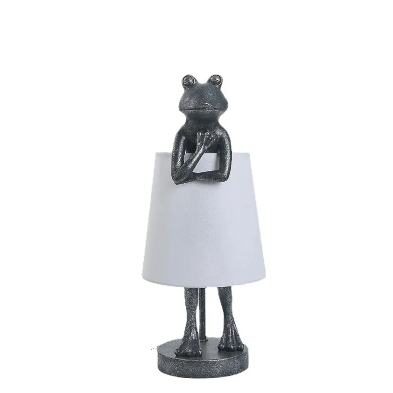 

Nordic Apron Frog Table Lamp Retro Creative Resin Frog Desk Light Bedroom Study Restaurant Art Decor Night Stand Animal Lamps