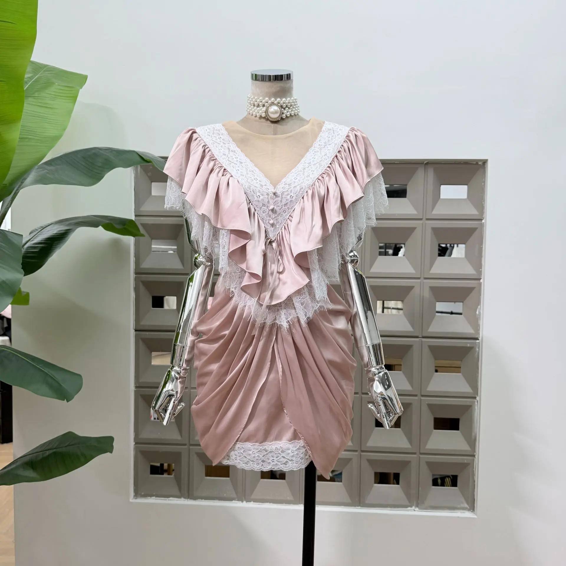 

Sexy V-neck Lace Satin Mini Dress Fly Sleeve High Waist Slimming Spliced Folds & Short Dresses Elegant Simplicity Vacation Dress
