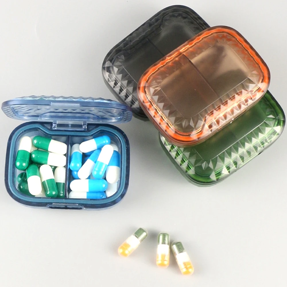 Kleine pillendoos, 2-compartimenten reispil-organizer voor portemonnee, zakapotheek, dagelijkse medicijncontainer voor pillen, vitaminen