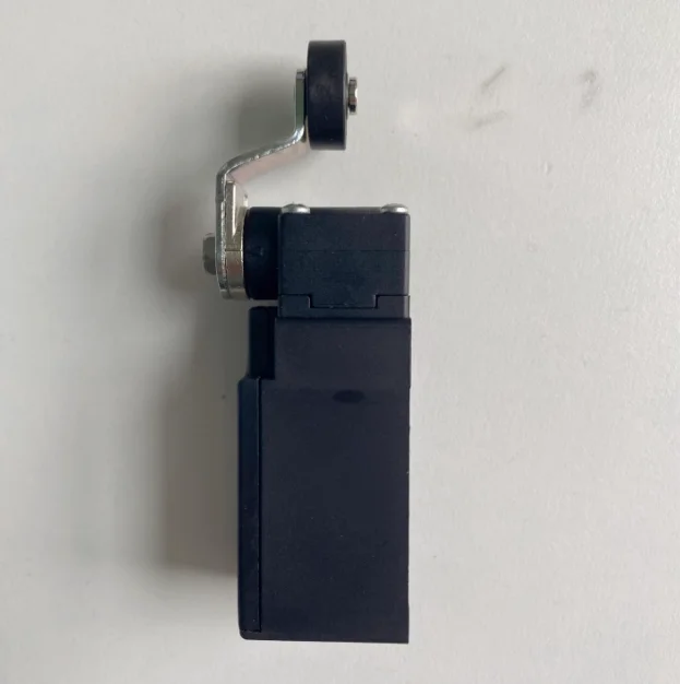 

Новый оригинальный микропереключатель Pizzato FR 551